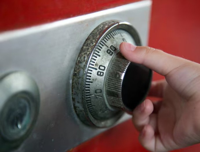 ¿Problemas con el Dial Analógico? Apertura e Instalación de Cajas Fuertes en Sabadell: Cerrajería Reyes